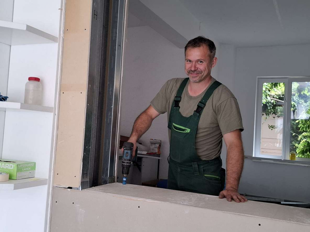 Markus Stangel mit Bohrer